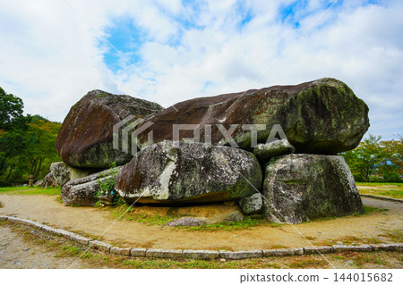 Asuka's Ishibutai Kofun, surrounded by blue skies and greenery, Nara Prefecture Asuka's Ishibutai Kofun, surrounded by blue skies and greenery, Nara Prefecture 144015682