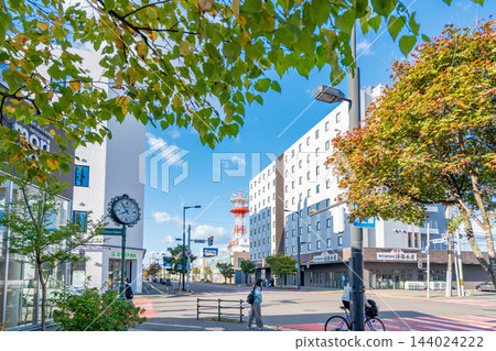 【北海道】千歲市,千代田町三丁目交叉路口,JR千歲站西口附近街景 【北海道】千歲市,千代田町三丁目交叉路口,JR千歲站西口附近街景 144024222