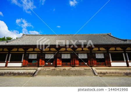 Blue sky and the grounds of Toshodai-ji Temple, Nara Prefecture 144041998